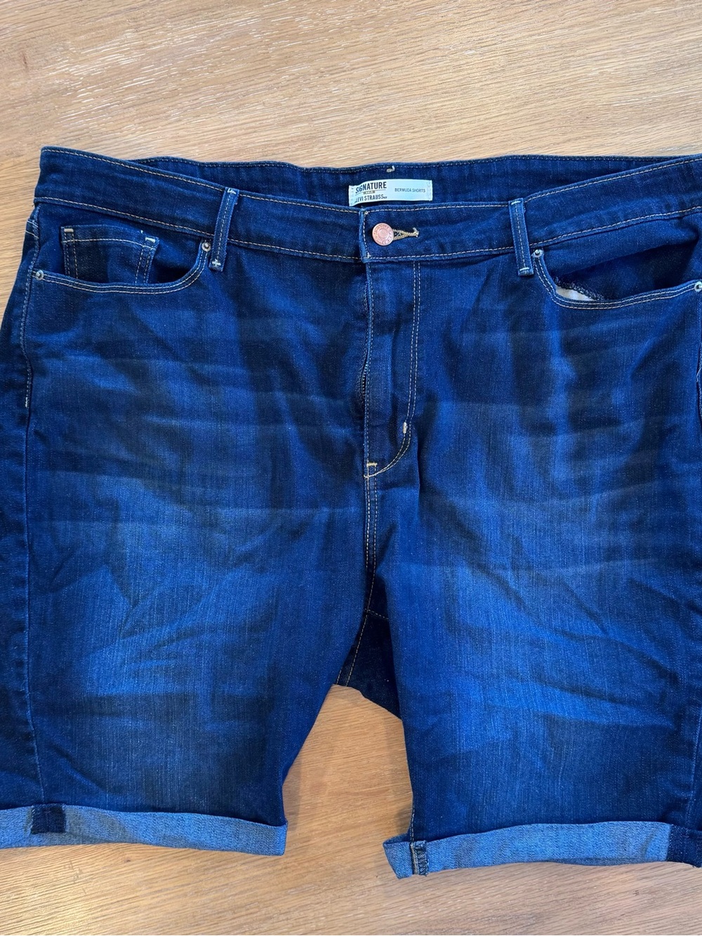 Levi’s Bermuda Dark Blue Denim Shorts